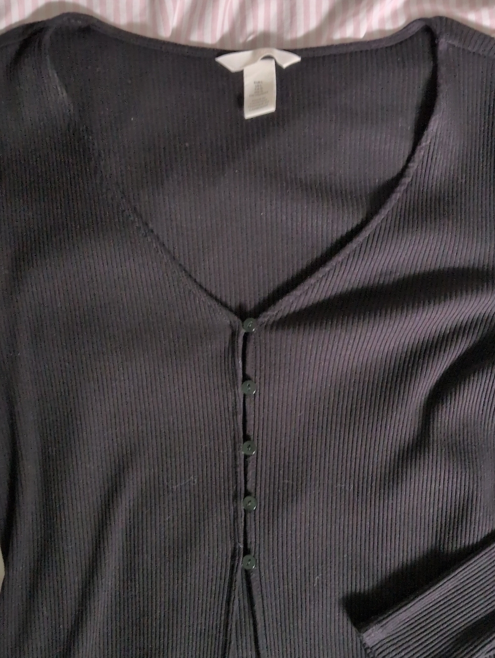 H&M Ribbed Three Button Top - Picture 2 of 3
